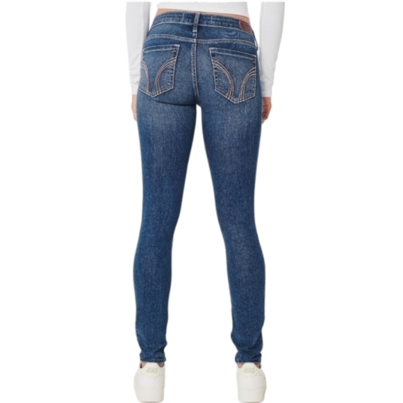 Hollister Medium Wash Skinny Jeans - Picture 1 of 7